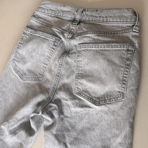 GAP Women's Gray Straight Leg Jeans - Picture 6 of 7